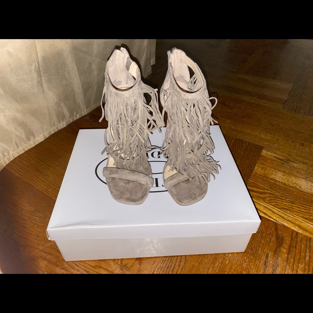STEVE MADDEN SUEDE FRINGE HEELED SANDALS